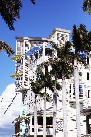 Centre-ville et magasins Camana Bay